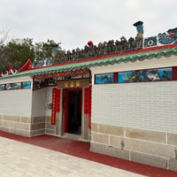 Photo taken at Hau Wong Temple 侯王宮 by Anatoly S. on 1/21/2024