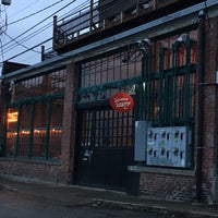 Photo taken at Tacoma Brewing Company by NewYorker뉴요커 on 11/26/2017