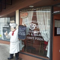2/16/2014 tarihinde Scott J.ziyaretçi tarafından Pompilio&amp;#39;s Pizzeria &amp;amp; Restaurant'de çekilen fotoğraf