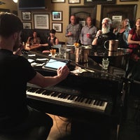 Снимок сделан в McGah&amp;#39;s Pub &amp;amp; Pianos пользователем Krista S. 5/27/2017