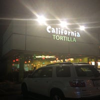 รูปภาพถ่ายที่ California Tortilla โดย Osama H. เมื่อ 5/21/2013