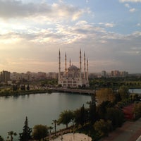 รูปภาพถ่ายที่ Adana HiltonSA โดย Bedri Y. เมื่อ 4/22/2013