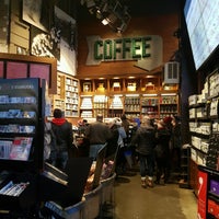 Photo taken at Starbucks by Melisa C. on 12/17/2016
