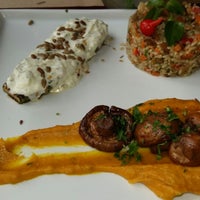 Foto diambil di Banana Verde oleh Erick R. pada 4/19/2015