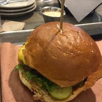 Foto tomada en LSA Burger Co.  por Kimberly C. el 3/10/2019