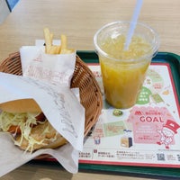 Photo taken at MOS Burger by あざりぃ on 2/15/2023