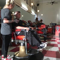 Das Foto wurde bei Old Glory Barbershop and Tattoo von Bill J. am 4/18/2016 aufgenommen