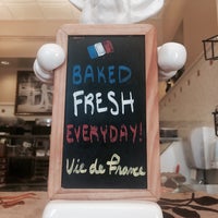 Das Foto wurde bei Vie de France Bakery Cafe- Rockville, MD von Ange N. am 10/31/2015 aufgenommen