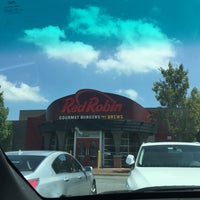 Photo taken at Red Robin Gourmet Burgers and Brews by Lindsay B. on 8/18/2017
