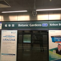 Photo taken at Botanic Gardens MRT Interchange (CC19/DT9) by t y. on 1/13/2020