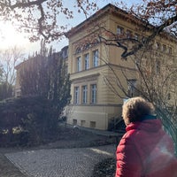Photo taken at Gutshaus Lichterfelde, Stadtteilzentrum Steglitz by Andreas H. on 2/13/2022