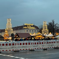 Photo taken at Weihnachtsmarkt vor dem Schloss Charlottenburg by Andreas H. on 12/21/2022