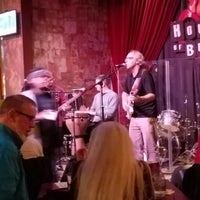 Foto diambil di House of Blues Restaurant &amp;amp; Bar oleh Julie M. pada 2/10/2019
