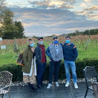 Das Foto wurde bei Crossing Vineyards and Winery von JAMESON P. am 10/31/2020 aufgenommen