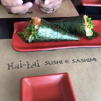 Photo taken at Hai-hai Sushi e Sashimi by Renata M. on 11/13/2015
