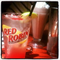 Photo taken at Red Robin Gourmet Burgers and Brews by Nikki G. on 7/2/2013