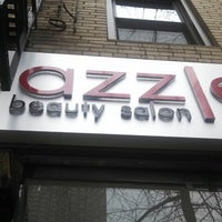 Foto tirada no(a) Dazzle Beauty Salon por Kate em 12/9/2013