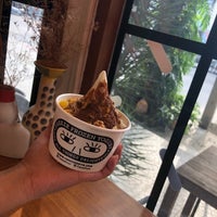 Photo taken at Freeze Frozen Yogurt by ‎ ꔛ꒰∘‬⁩ 🌈bear!⿻ᐟ⌁° on 10/14/2018