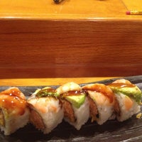 รูปภาพถ่ายที่ Sushi Tomi โดย Nacolia G. เมื่อ 7/14/2013