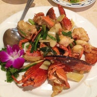 Снимок сделан в Seafood Village Chinese Restaurant пользователем Yu-ka 5/11/2013