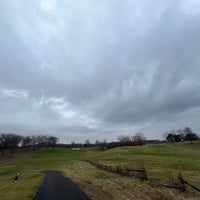 Foto scattata a Cog Hill Golf And Country Club da Andrew B. il 12/25/2023