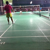Photo taken at My House, Badminton Court (แบดมินตัน มายเฮ้าส์) by JOE . on 12/25/2013