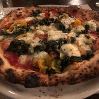 12/5/2019 tarihinde Bill M.ziyaretçi tarafından Onlywood Pizzeria Trattoria'de çekilen fotoğraf