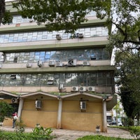 Photo taken at Faculdade de Biblioteconomia e Comunicação (FABICO) by Éverton Q. on 8/29/2022