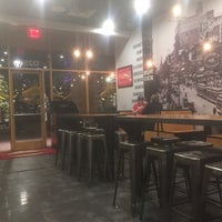 12/14/2017 tarihinde Mehrvash D.ziyaretçi tarafından G Burger - Irvine'de çekilen fotoğraf