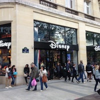 Photo taken at Disney Store by Владислав И. on 5/9/2013