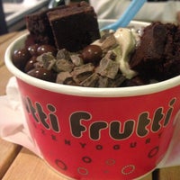 Foto tirada no(a) Tutti Frutti Frozen Yogurt por Synthea D. em 10/21/2012