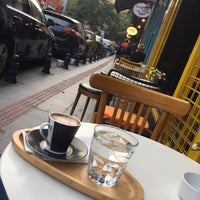 Foto scattata a İki Kedi Cafe da Deniz K. il 10/22/2017