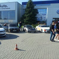 Photo taken at Volkswagen Диверс Моторс Самара by Alichka I. on 9/15/2012
