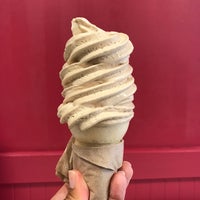 Photo taken at Carvel Ice Cream by Marie Gooddayphoto W. on 8/20/2019