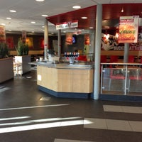 12/8/2012 tarihinde Kit K.ziyaretçi tarafından KFC'de çekilen fotoğraf