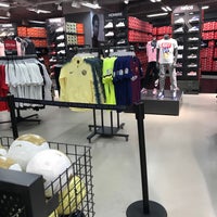 Río Paraná Ejercicio mañanero Los invitados Nike Company Store - Tienda de artículos deportivos en Ciudad de México