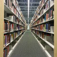 5/1/2013にLizelle M.がBrandel Library - North Park Universityで撮った写真