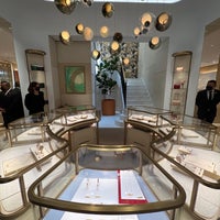 Photo taken at Cartier by Vitamin Yi on 4/15/2022