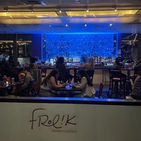 Foto scattata a Frolik Kitchen + Cocktails da Vitamin Yi il 8/20/2022