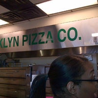Foto tomada en Brooklyn Pizza Co.  por Durham 6. el 12/22/2012