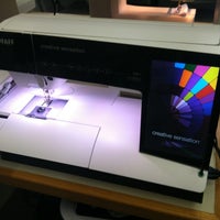 Foto diambil di Arlington Sewing Machine oleh Francisco R. pada 10/13/2012