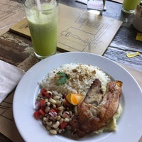 Das Foto wurde bei Otávio Machado Café e Restaurante von Juliana M. am 5/8/2017 aufgenommen