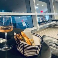 Photo taken at American Airlines Flagship Lounge by Johnnie Skywalking on 1/7/2024