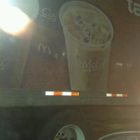 Photo taken at McDonald&amp;#39;s by Gelk E. on 2/21/2017
