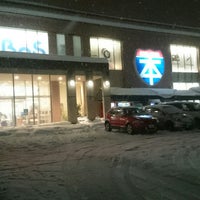 Photo taken at 勝木書店 カボス大桑店 by 星霊 on 1/13/2018