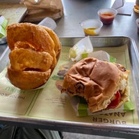 3/3/2020 tarihinde Kacy W.ziyaretçi tarafından BurgerFi'de çekilen fotoğraf
