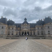 Foto diambil di Château de Vaux-le-Vicomte oleh Elodie pada 8/15/2022