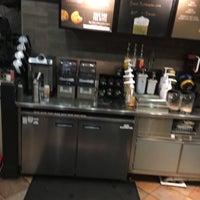 Photo taken at Starbucks by snap⚡️🐅 on 2/24/2017