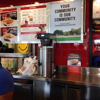 Photo taken at Raising Cane&amp;#39;s Chicken Fingers by snap⚡️🐅 on 6/19/2016