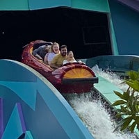 Photo taken at Dudley Do-Right&amp;#39;s Ripsaw Falls by Joolya on 10/28/2019